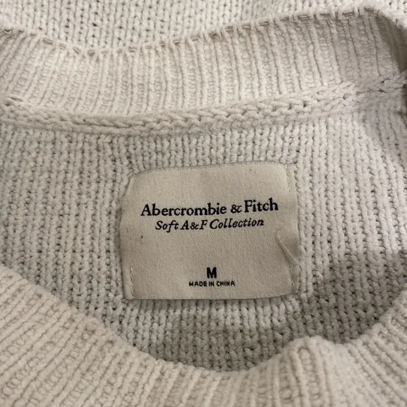 Abercrombie & Fitch Chenille Soft Sweater Ivory Gray Color Size Medium - Picture 4 of 9